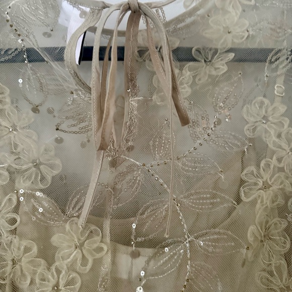 Paris Atelier - by & Other Stories Ethereal Beige Floral Lace Blouse with Sequin - Picture 5 of 10